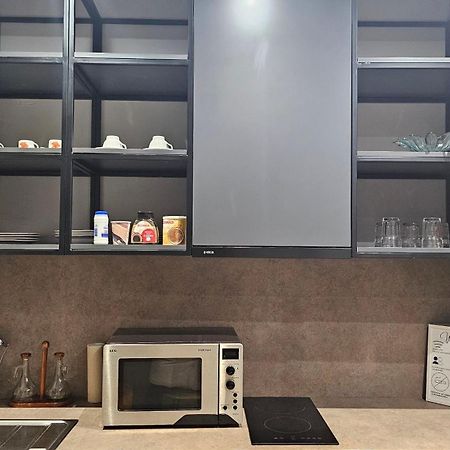 Tam Serviced Studio Apartments Next To Blloku Тирана Экстерьер фото