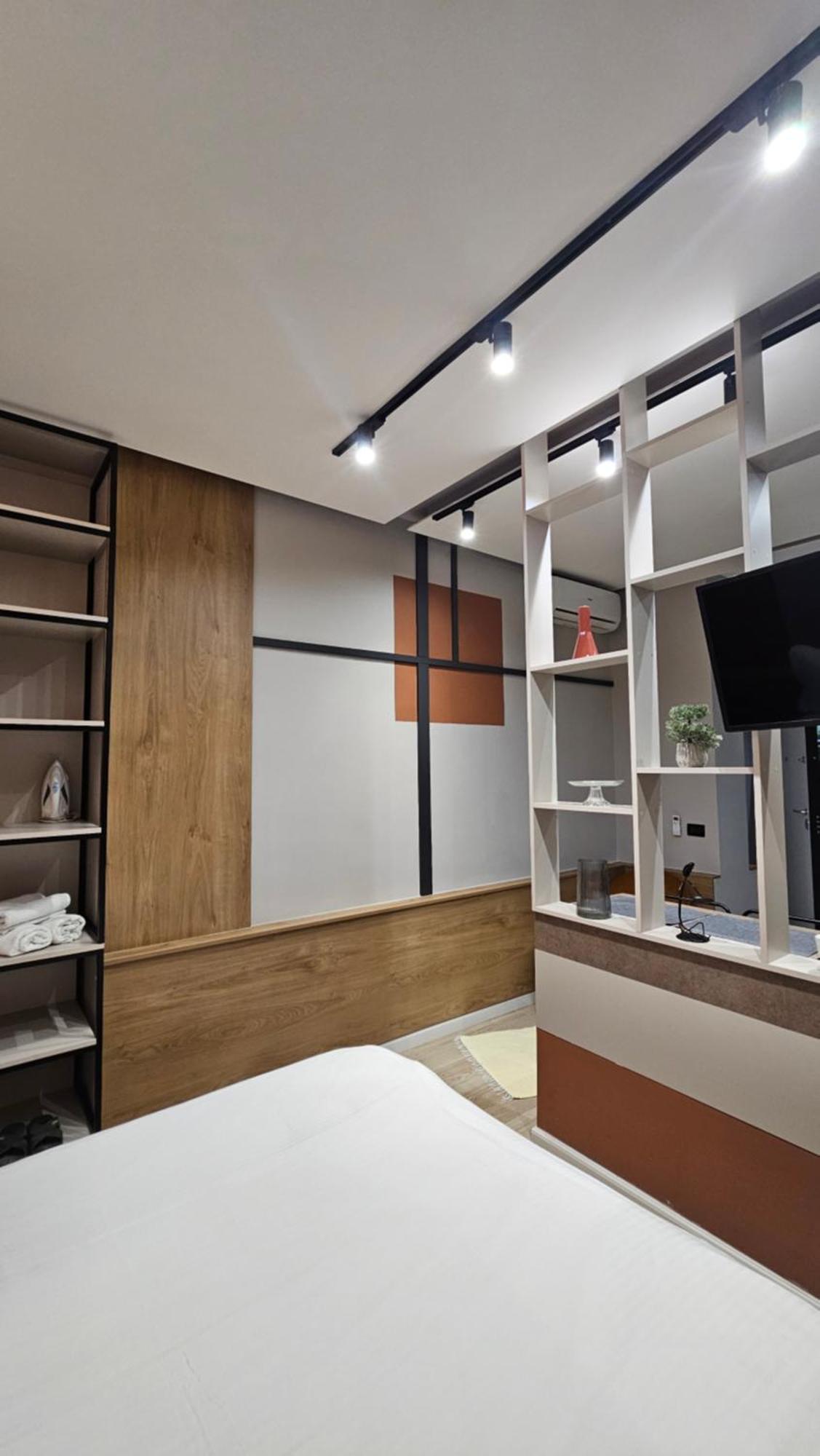 Tam Serviced Studio Apartments Next To Blloku Тирана Экстерьер фото