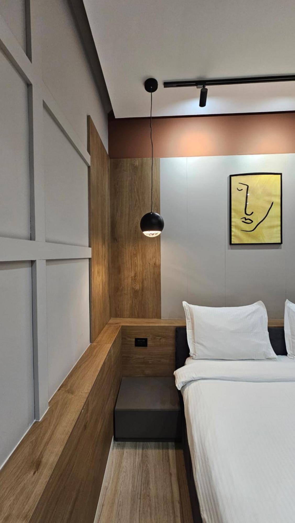 Tam Serviced Studio Apartments Next To Blloku Тирана Экстерьер фото
