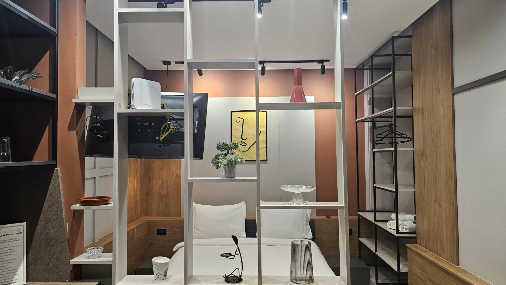 Tam Serviced Studio Apartments Next To Blloku Тирана Экстерьер фото