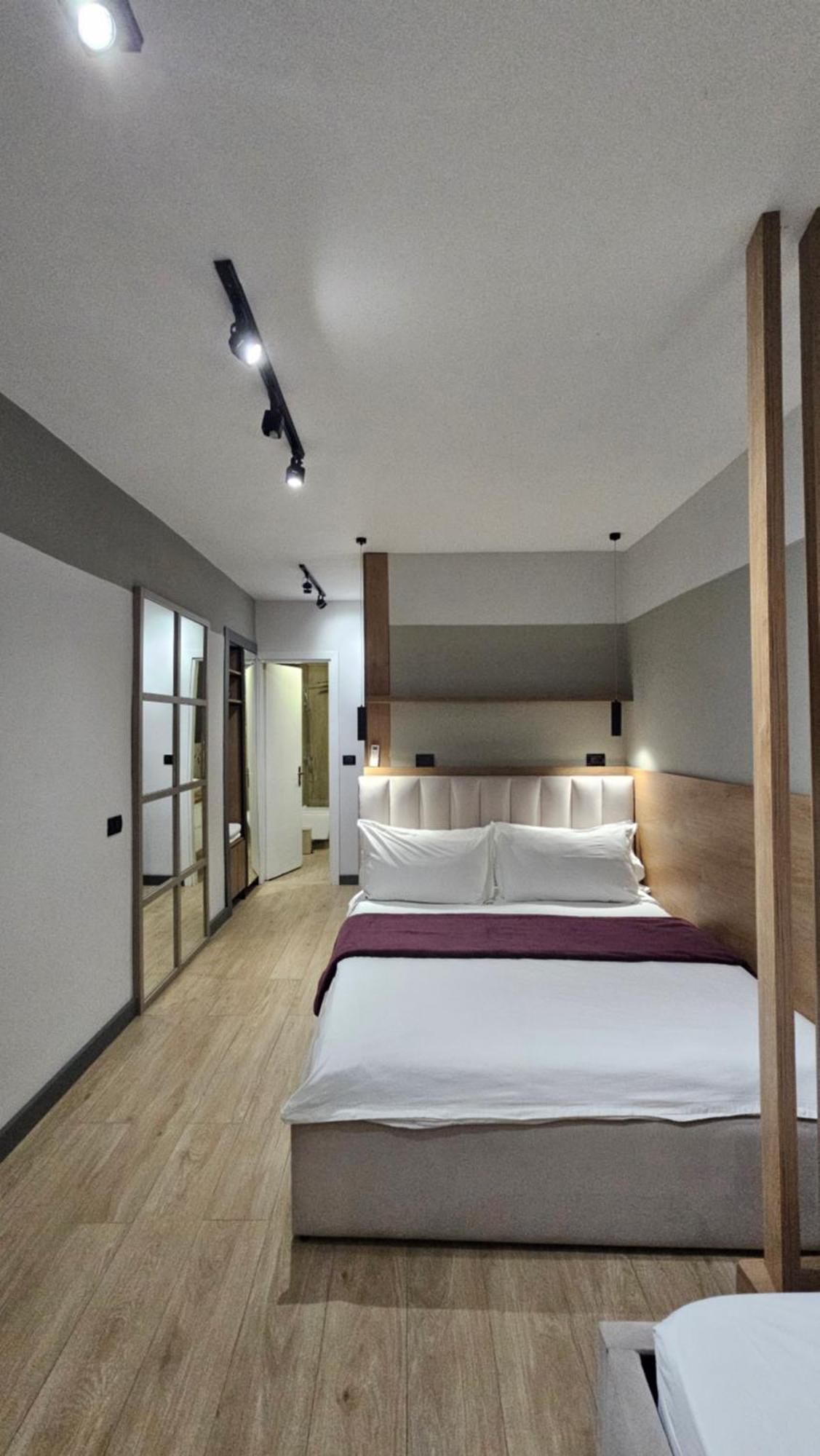 Tam Serviced Studio Apartments Next To Blloku Тирана Экстерьер фото