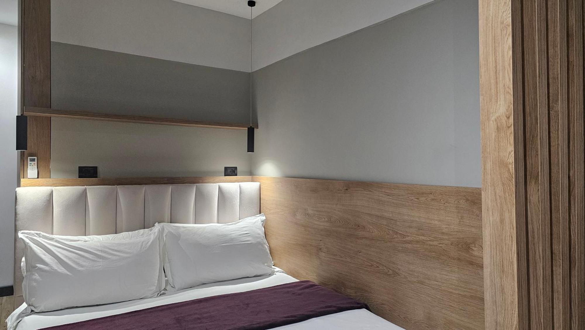 Tam Serviced Studio Apartments Next To Blloku Тирана Экстерьер фото