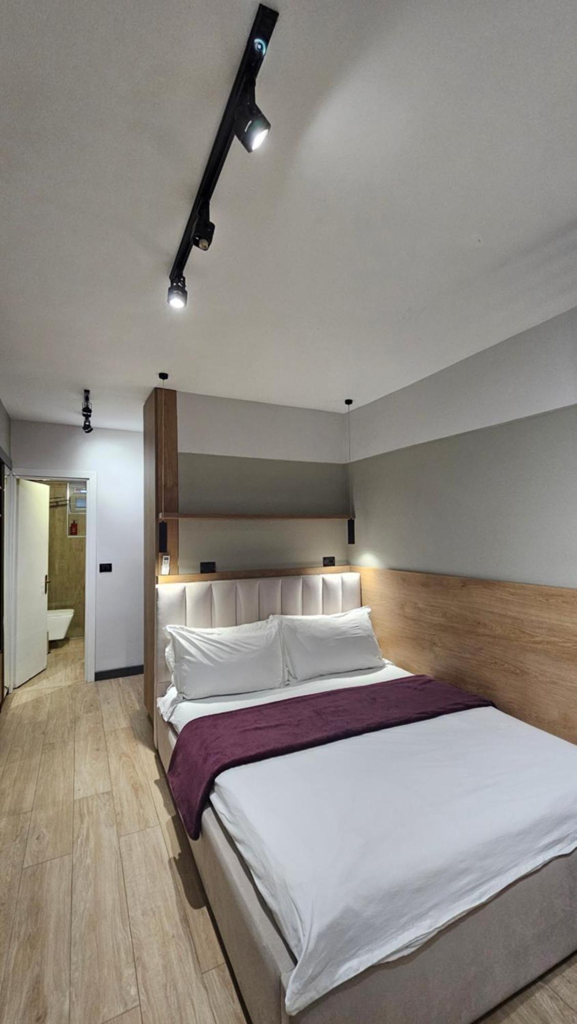 Tam Serviced Studio Apartments Next To Blloku Тирана Экстерьер фото
