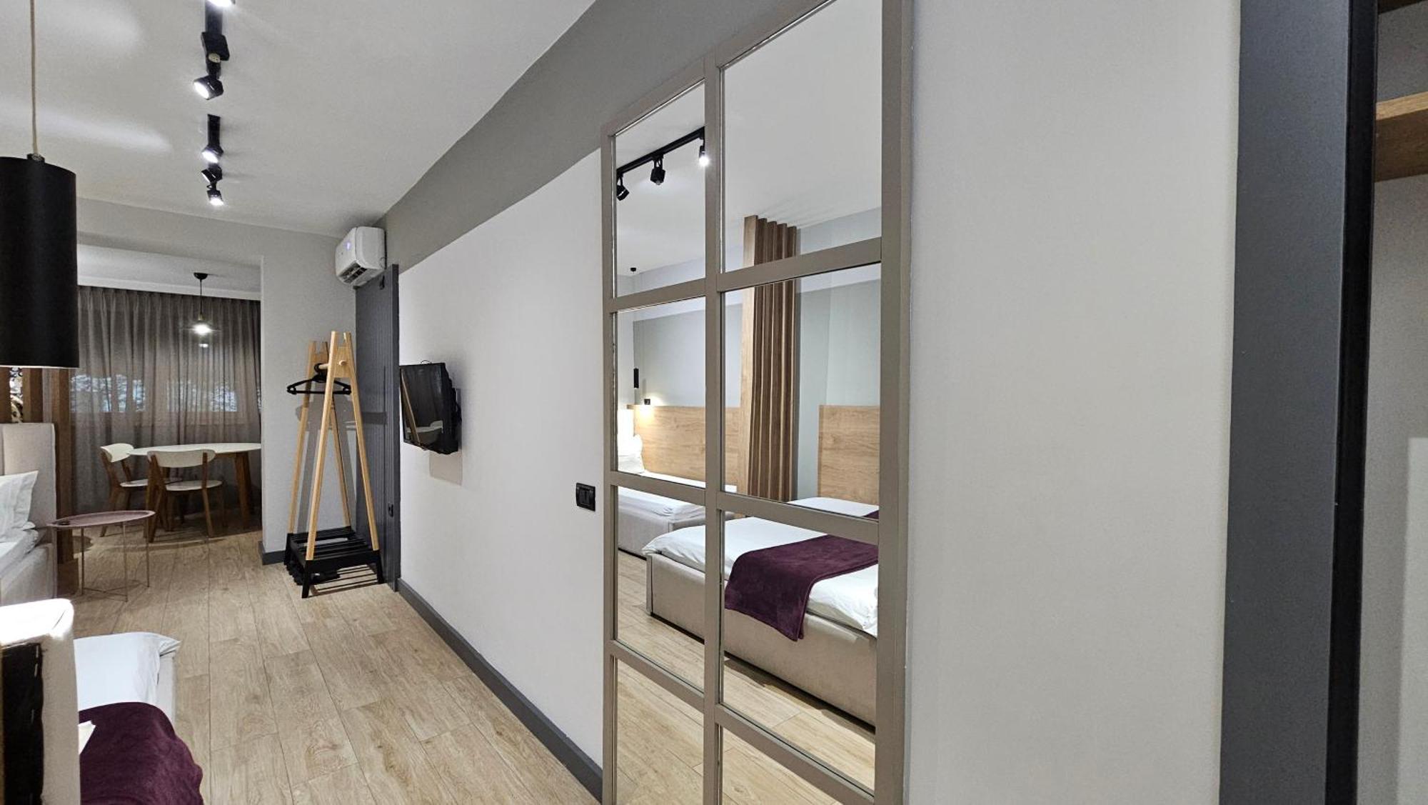 Tam Serviced Studio Apartments Next To Blloku Тирана Экстерьер фото