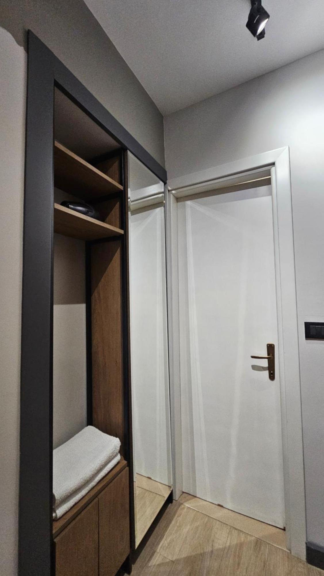 Tam Serviced Studio Apartments Next To Blloku Тирана Экстерьер фото