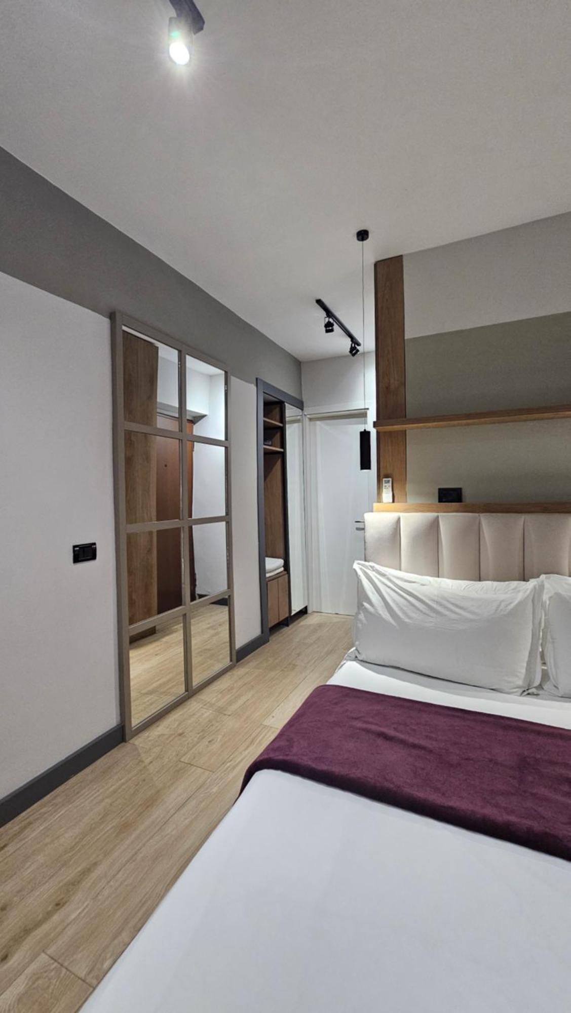 Tam Serviced Studio Apartments Next To Blloku Тирана Экстерьер фото