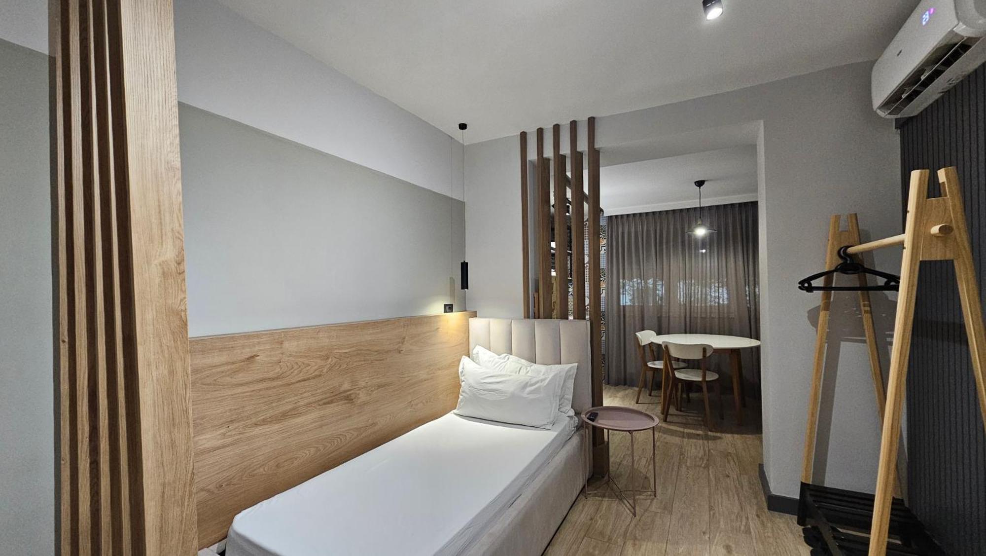 Tam Serviced Studio Apartments Next To Blloku Тирана Экстерьер фото