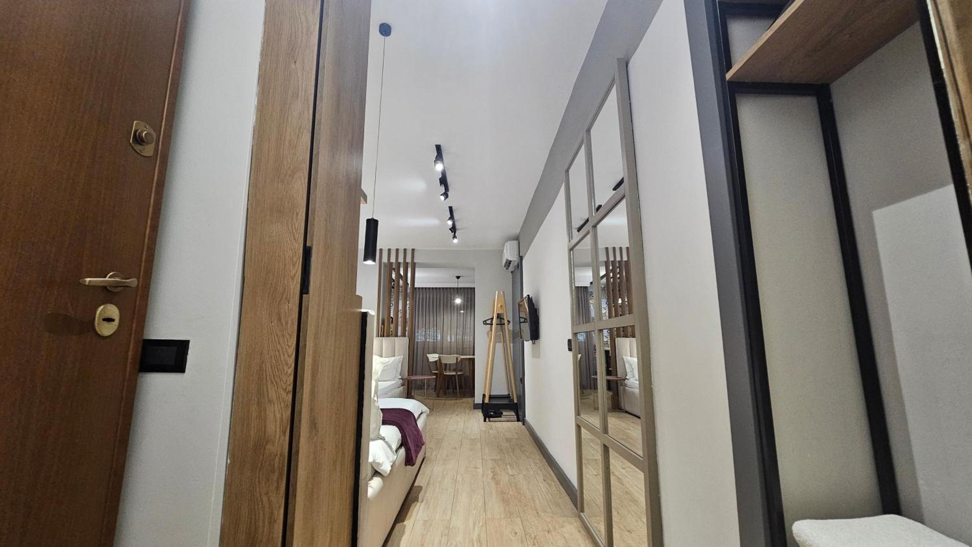 Tam Serviced Studio Apartments Next To Blloku Тирана Экстерьер фото