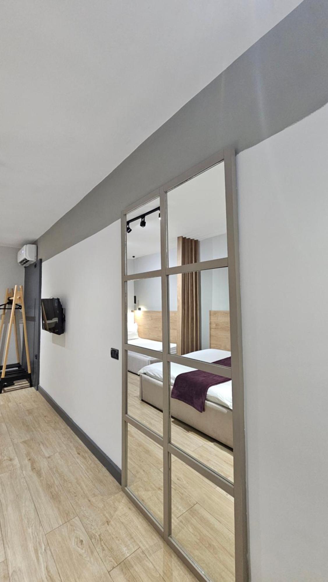 Tam Serviced Studio Apartments Next To Blloku Тирана Экстерьер фото