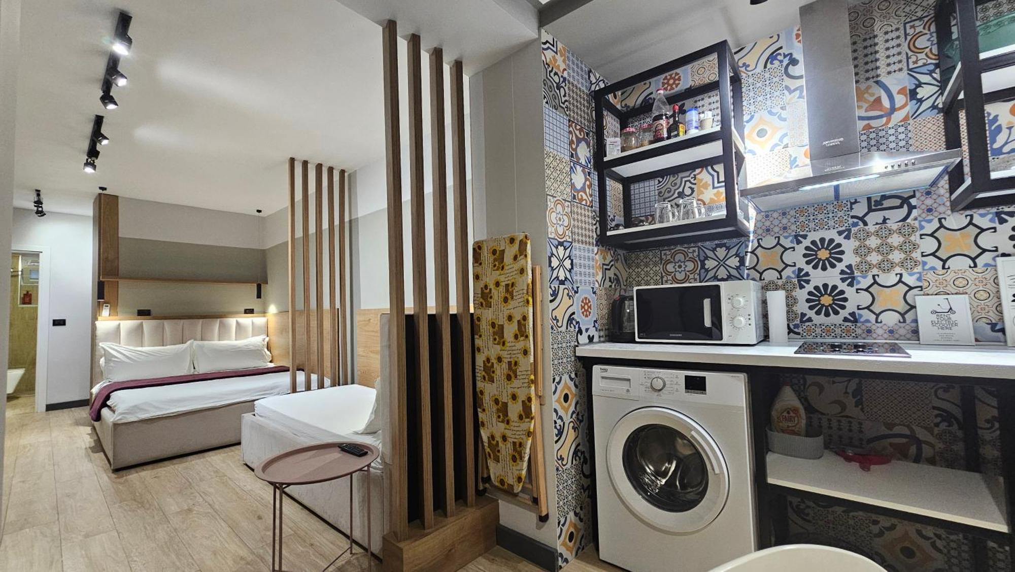 Tam Serviced Studio Apartments Next To Blloku Тирана Экстерьер фото